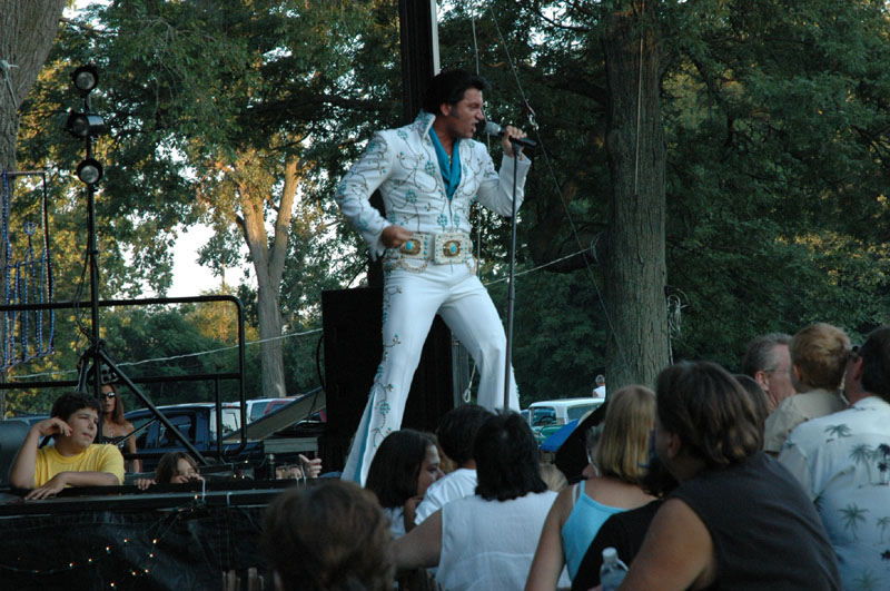 Elvis Shaking It