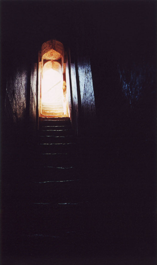 Mundu - Tomb Stairs
