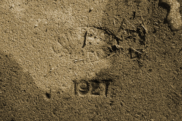 1927